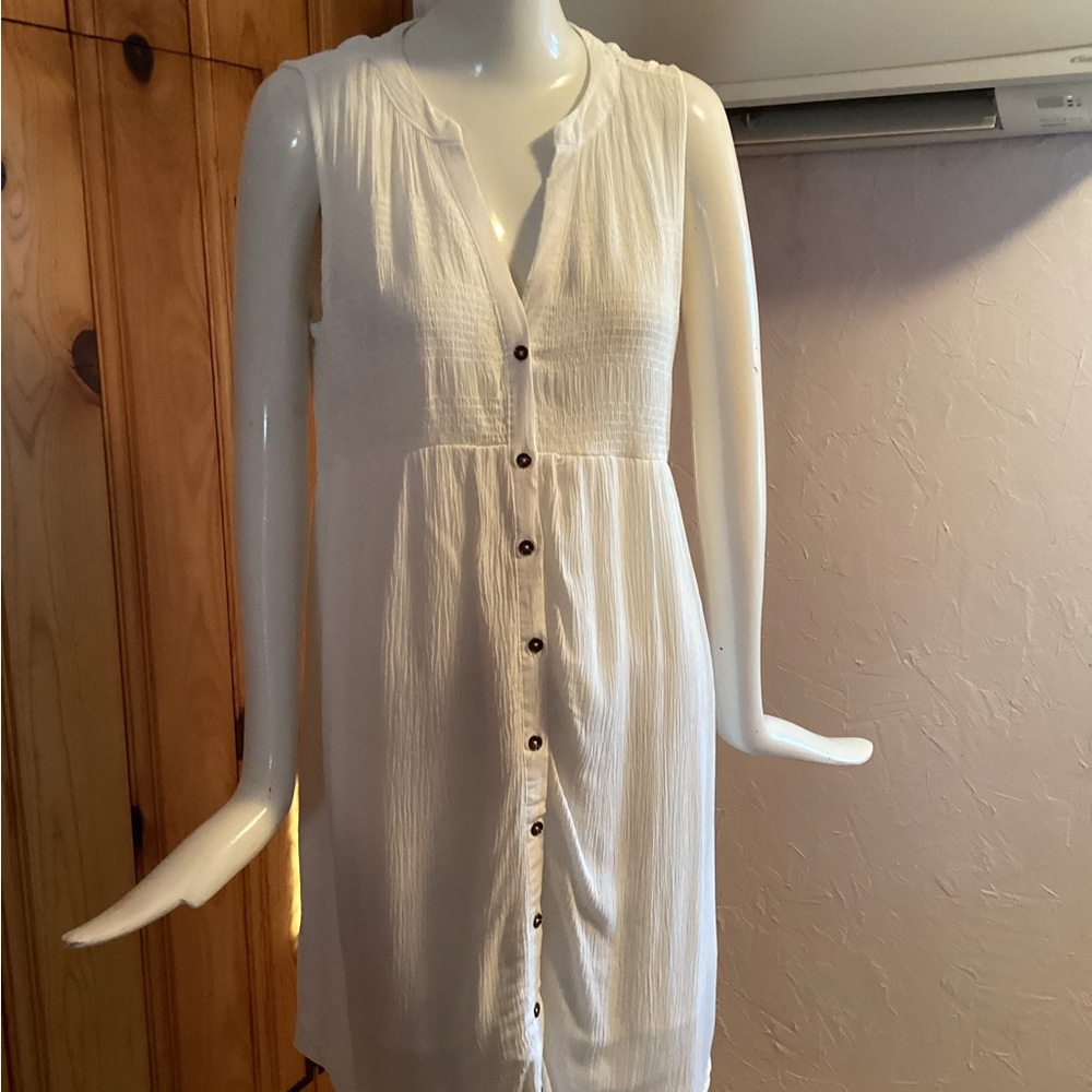 Knox Rose White Gauze Split-Neck Sleeveless Top